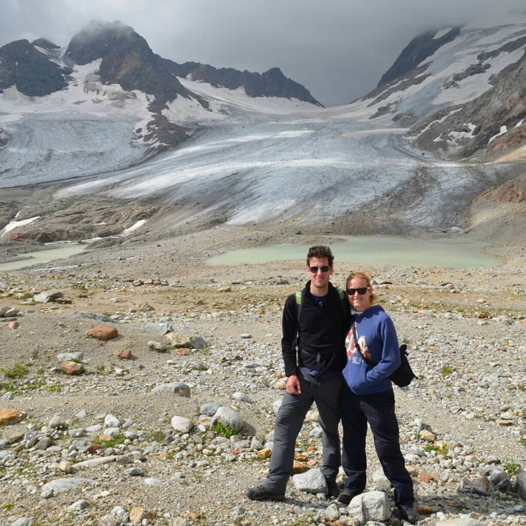 Kobieta i mężczyzna przy lodowcu Saint-Sorlin, Alpy