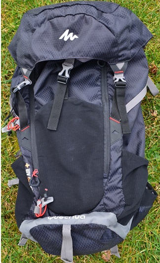 Zdjęcie plecaka wyposażonego w membranę oraz funkcjonalne zapinanie biodrowe