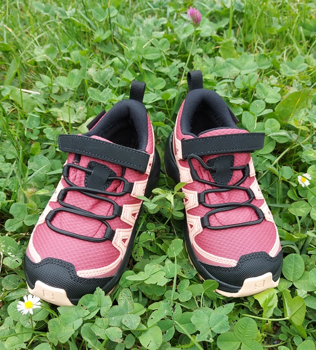 Read more about the article Jak wybrać dobre buty trekkingowe dziecięce ?